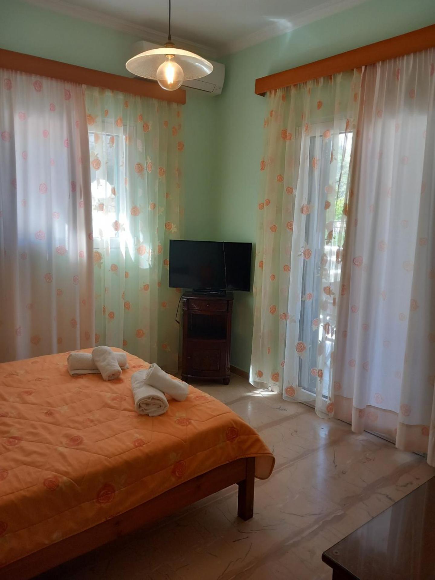 Cornelia Appartement Lákka Buitenkant foto