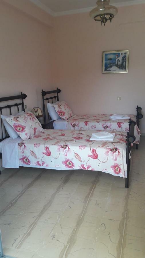Cornelia Appartement Lákka Buitenkant foto